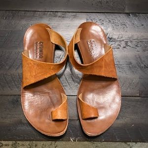 CYDWOQ sandals